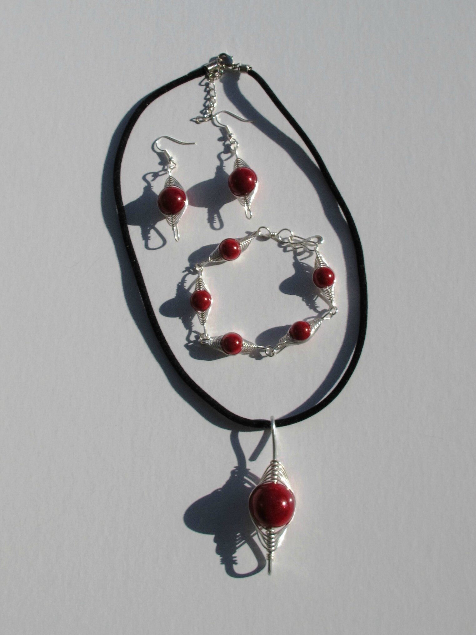 parure wire perles rouges