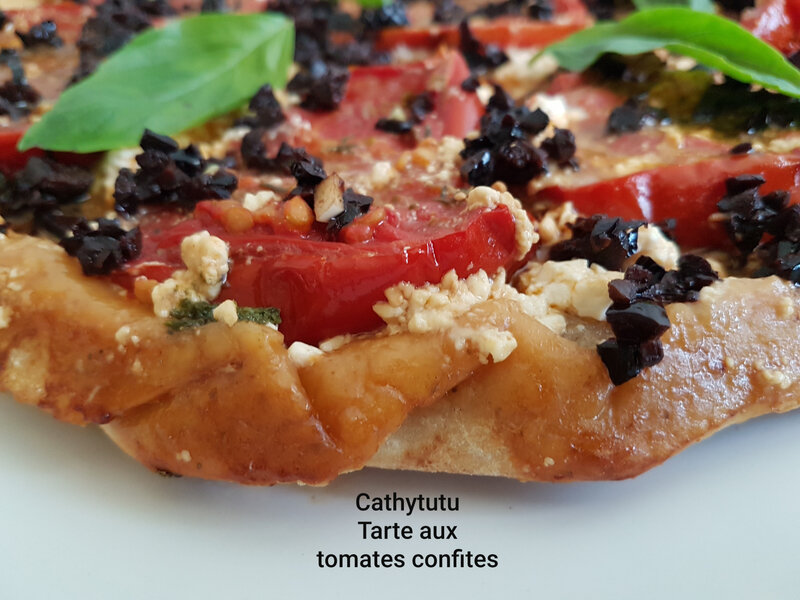Tarte tatin aux tomates confites chevre frais olive pistou chez Cathytutu Corse20190719_122206