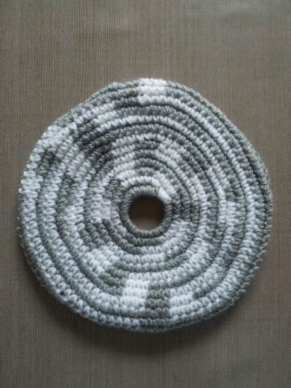 frisbee labyrinthe gris 1