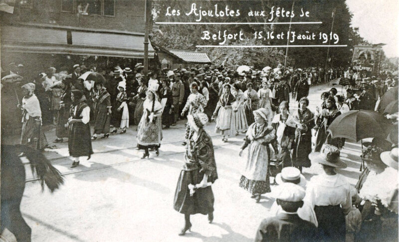 5 21 1919 08 15 Belfort CPhoto Fêtes patriotiques Place Corbis Costumes d'Ajoie