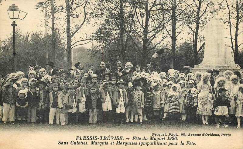 CPA Lessis-Trévise Enfants Fête du muguet 1926