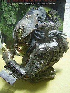 Predator_Defeated_mini_bust4