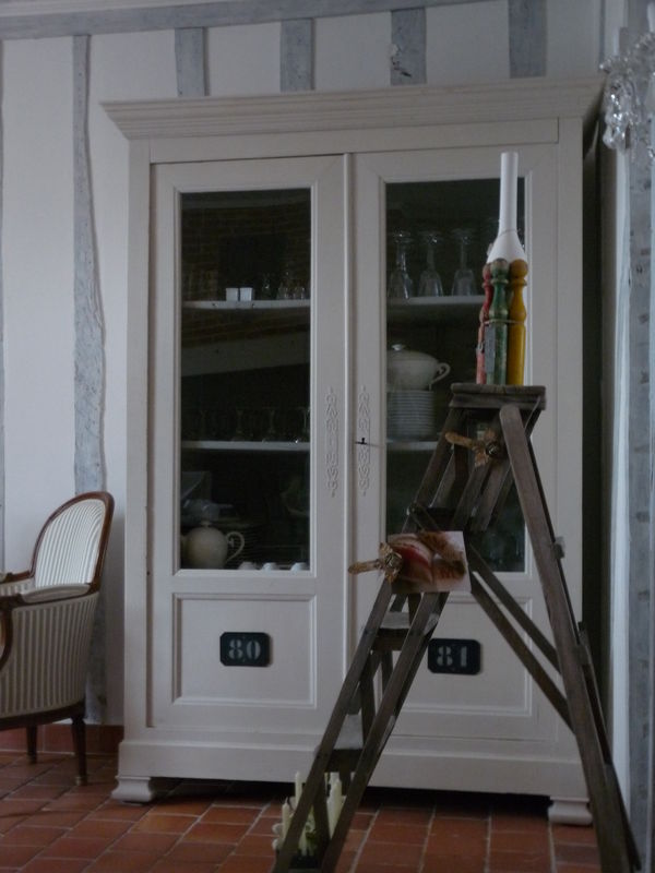 une vieille armoire