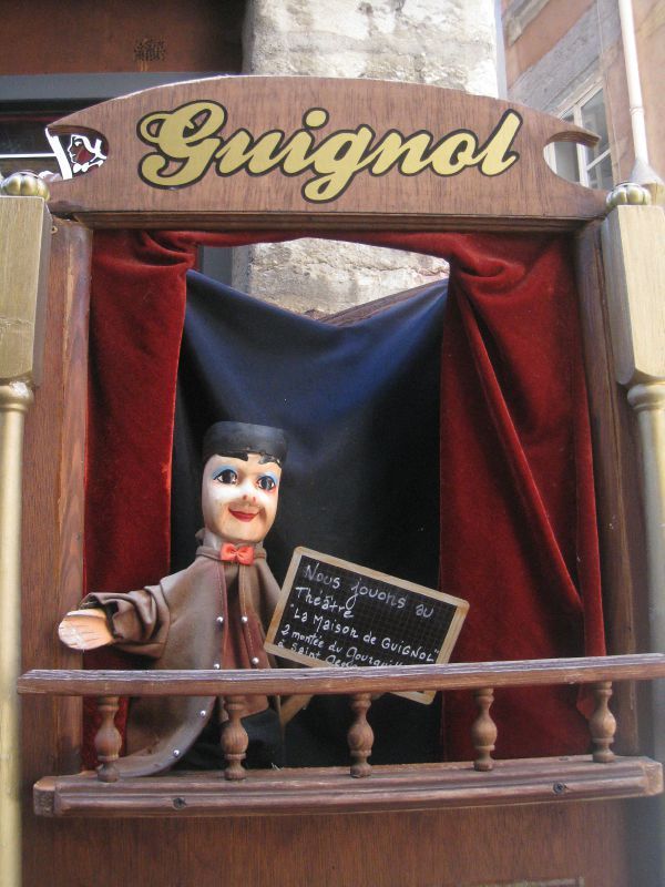 Guignol, le seul et unique gône de Lyon - Baz'art  : Des films, des livres...