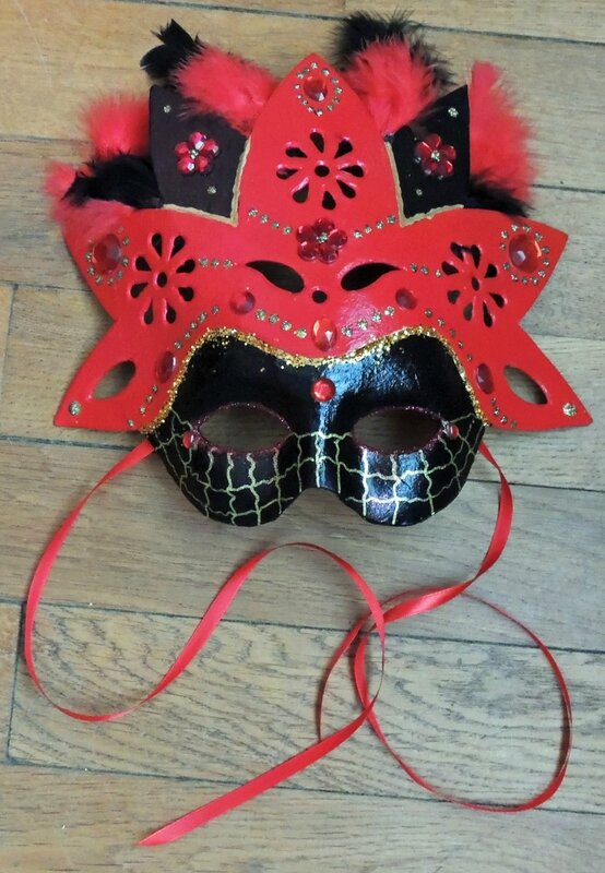 MASQUE NOIR ROUGE - 1 r