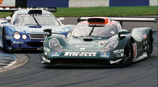 1998-FIA-GT-Porsche-911-GT1-Mercedes-Benz-CLK-LM-672x372