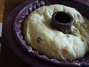 Kouglof sucré aux raisins (24)