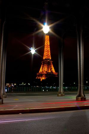 Bir Akheim et tour Eiffel