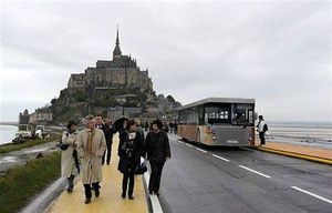 le Mont Saint Michel navette parking avril 2012