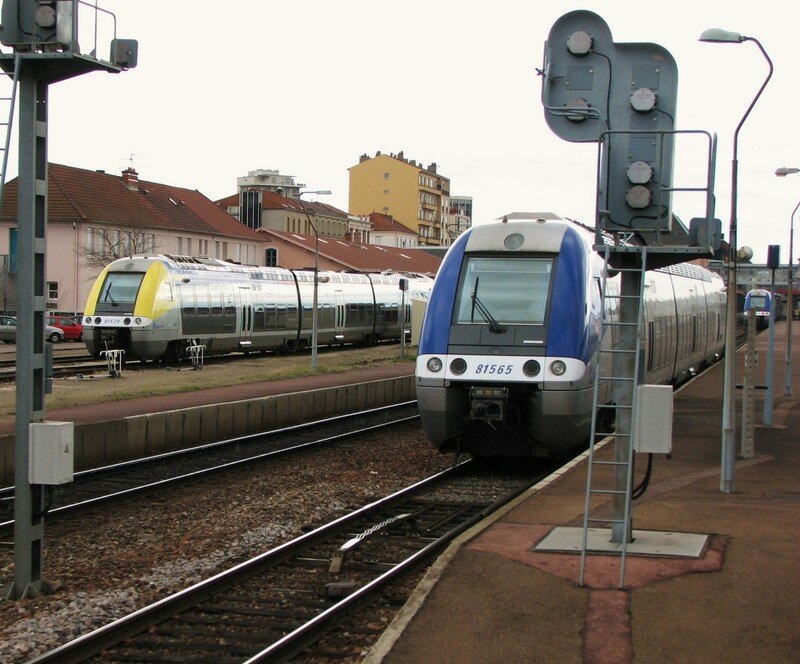 AGC B 81 500 en gare de Roanne