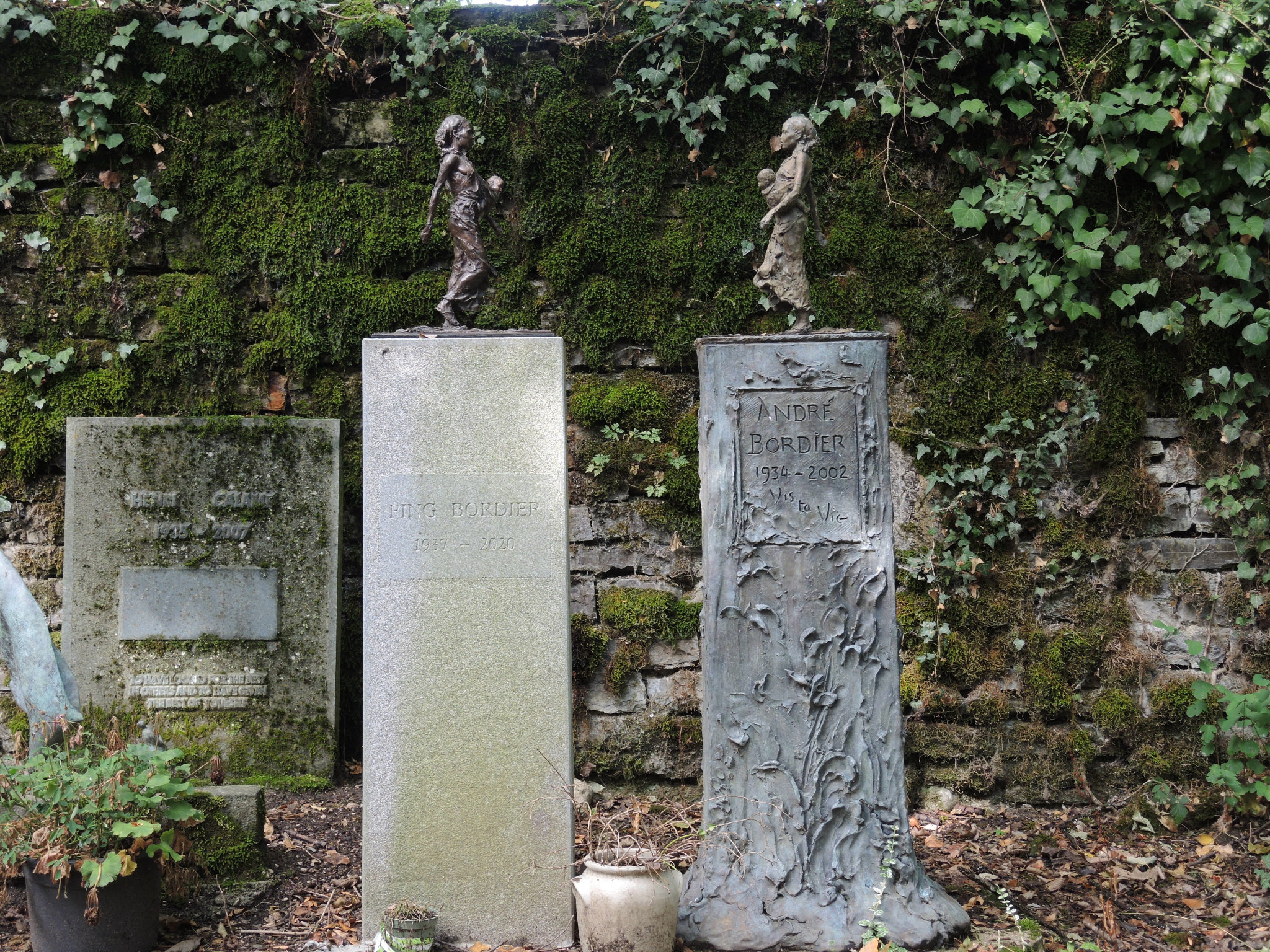 Céligny, le vieux cimetière, tombes Bordier(Suisse)