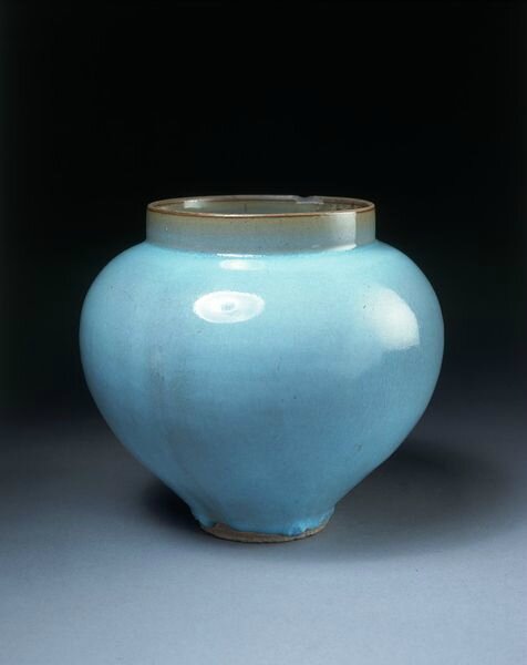 Shiny blue glaze jar, Jun ware, China, Northern Song dynasty (960-1127)