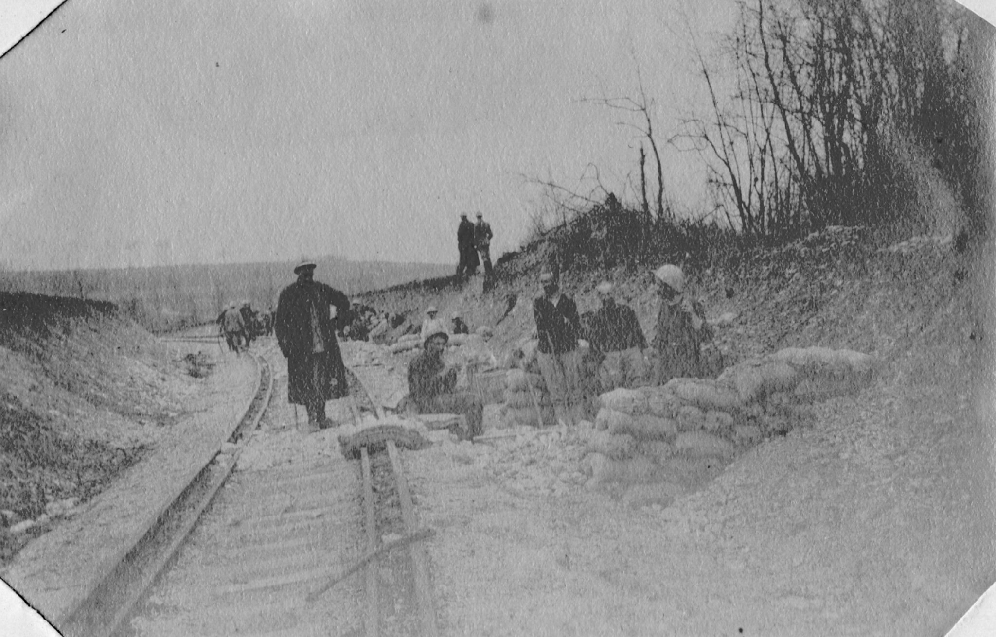 Album R. Verney p.131 droite haut