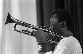 Le best-seller du jazz a 60 ans: "Kind of Blue" de Miles Davis - L'Express