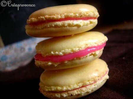 macarons Pamplemousse, litchi, rose recettes un article sur le site "côté maison" pour macarons addict