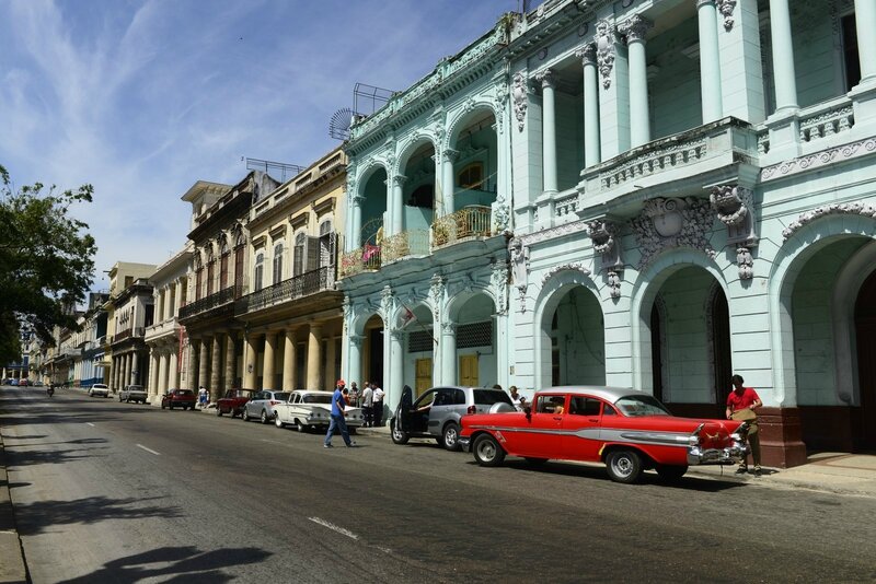La Havane, en descendant le Prado.
