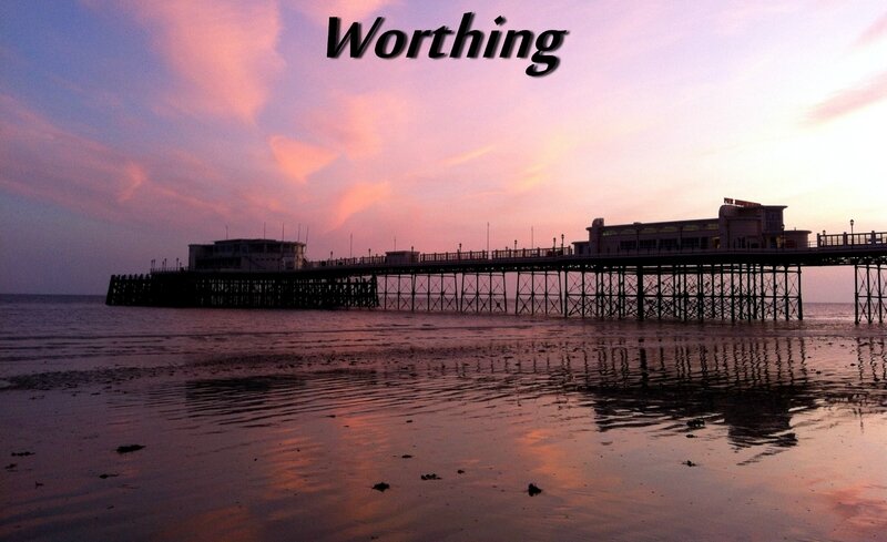 Worthing_Pier_at_sunset,_low_tide