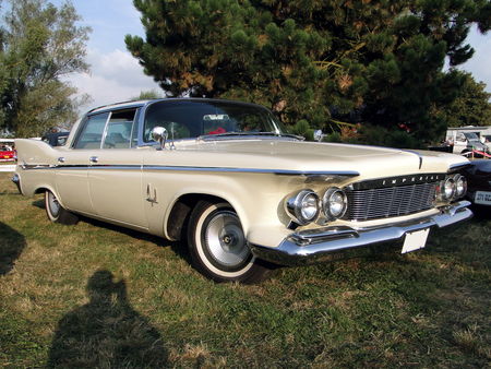 IMPERIAL Crown Southampton Hardtop Sedan 1961 Nesles Retro Expo 2009 1