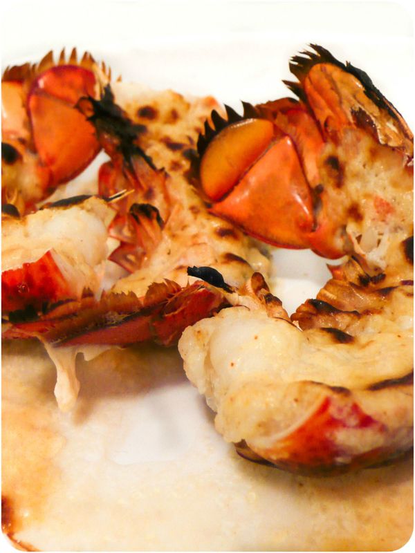 ..Queues de homard grillées au parmesan.. Bien fait pour ta pomme ..Queues de homard grillées au parmesan.. Bien fait pour ta pomme