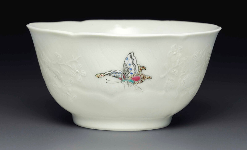 2014_NYR_02872_0960_000(a_small_famille_rose-decorated_flower-form_bowl_yongzheng_period)