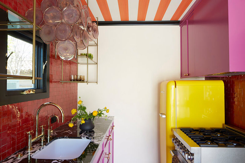 Black-Lacquer-Design-Colorful-Kitchen