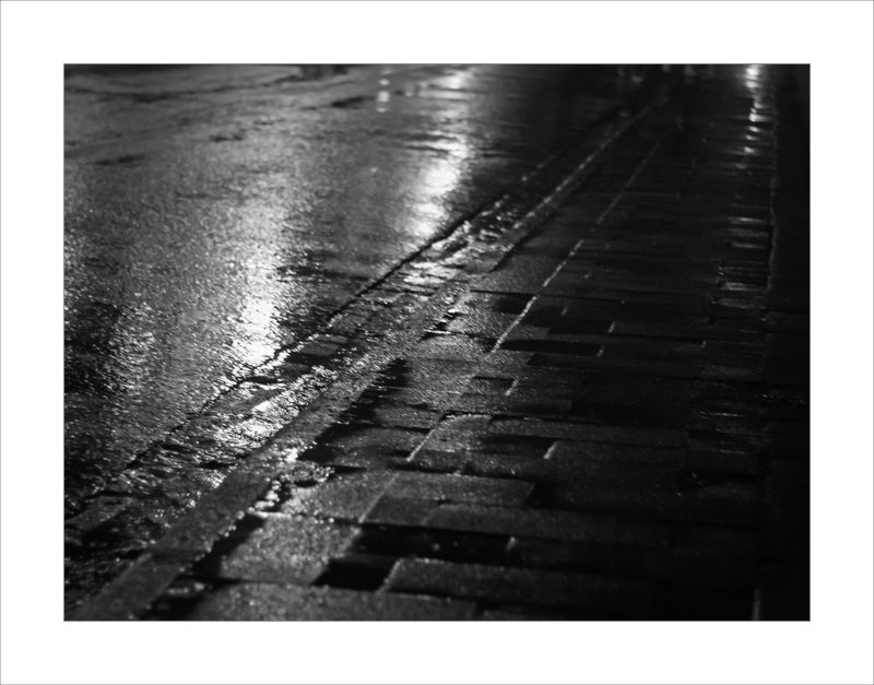 Nuit pluie ville 070123 11 ym rue sol nb