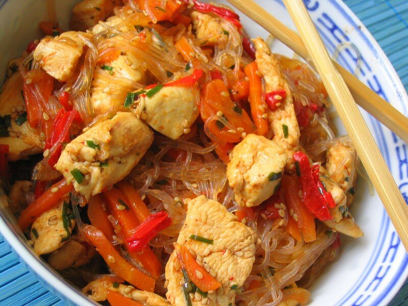 Vermicelles sautés au poulet