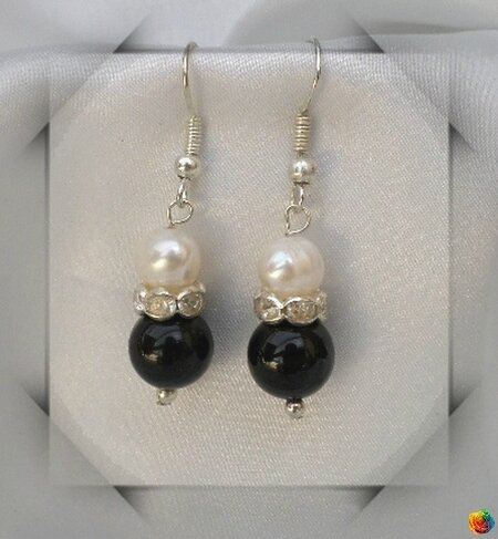 Boucles d'Oreilles Asiris Perles Onyx Noir 10 mm Et Nacrée Blanc 8 mm Rondelle Strass Crystal 8 mm Argent Du Tibet