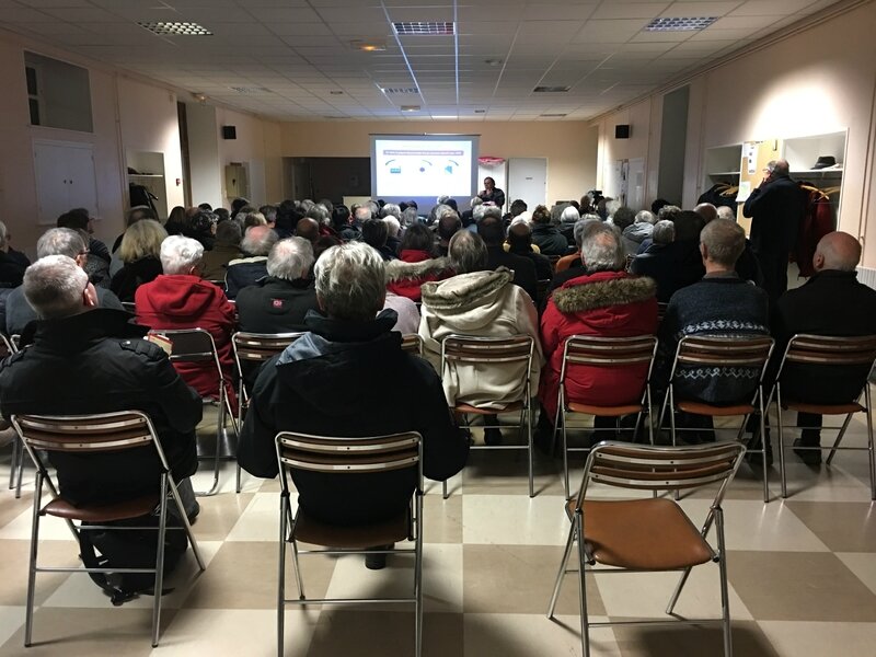 réunion publique anti stop Linky Avranches février 2018 AALGA Bretagne collectif sud Manche public salle