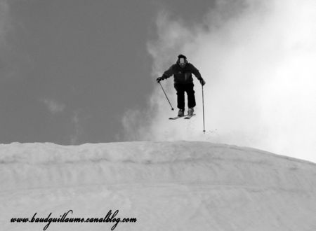 baud_guillaume_saut_de_corniche_noir_et_blanc