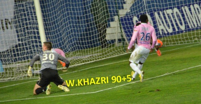 006 1177 - SCB 2 Evian 0 - Les buts - 2013 12 01