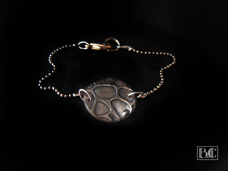Bracelet chaine medaillon rond effet carapace tortue