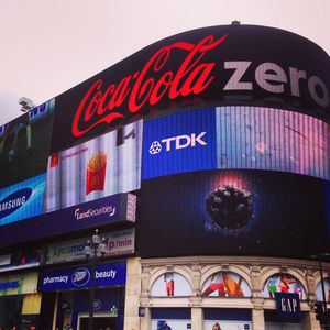 Picadilly_Circus_2