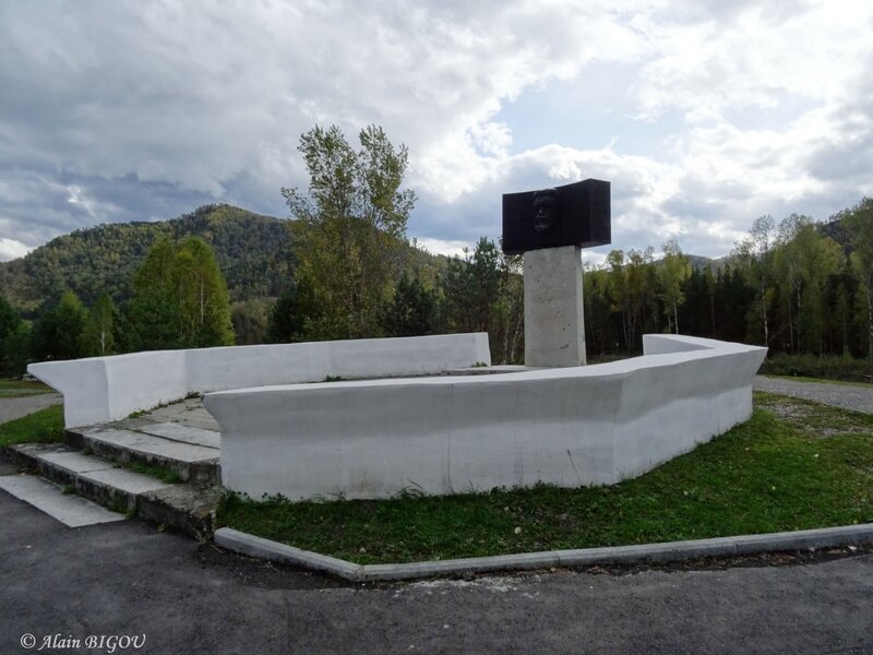 J5229 Monument Chichkov