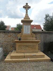 57130___Sainte_Ruffine_dans_cimetiere