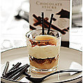 Mousse de chocolat blanc, poire et <b>spéculoos</b>....Un dessert irrésistible et ultra facile à réaliser...!