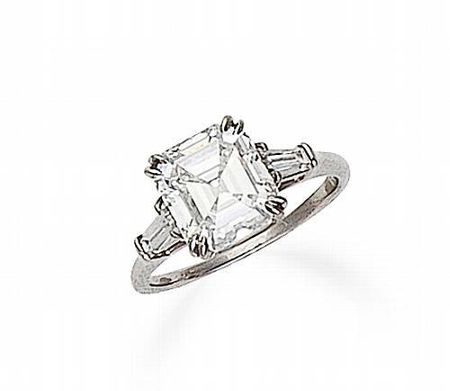 A_diamond_solitaire_ring__Harry_Winston