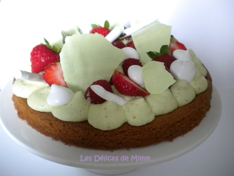 Gâteau aux fraises, framboises et pistaches façon FantastiK 3