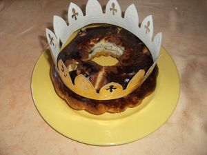 petits pains au lait végétal, couronne aux fruits confits recettes petits pains au lait végétal, couronne aux fruits confits