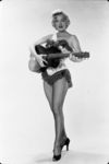 ronr_sc03_studio_marilyn_020_1a