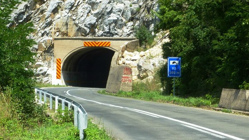 Tunnel - Les portes de fer