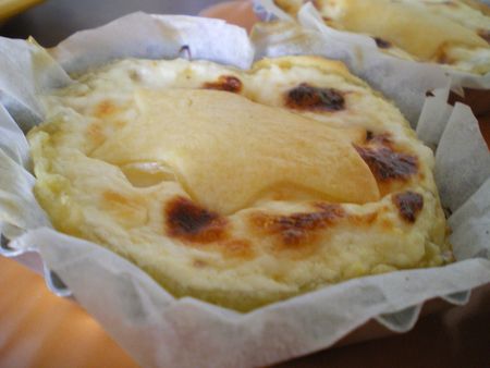 Tartelettes à la tomate, au chèvre frais et à la menthe recettes Une tarte à la tomate...