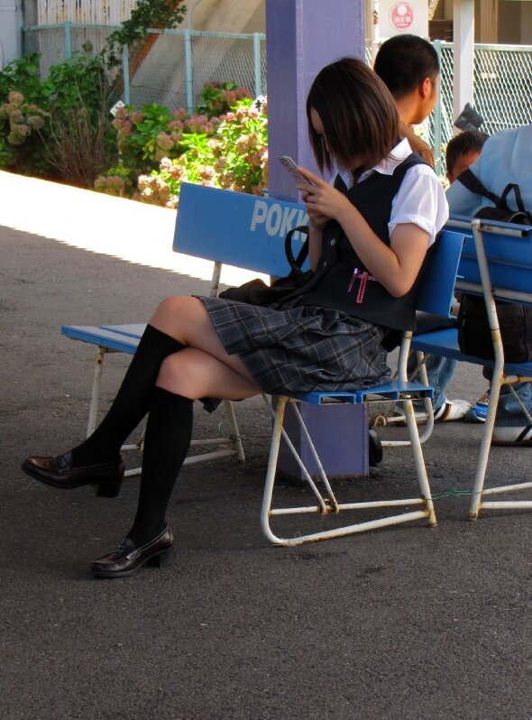 Fujiyoshida eki girl