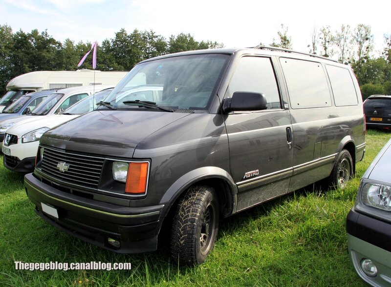 Chevrolet astro LT (32ème Bourse d'échanges de Lipsheim) 01