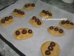 Gros_cookies_aux_boules_kitkat_et___la_farine_T110_005