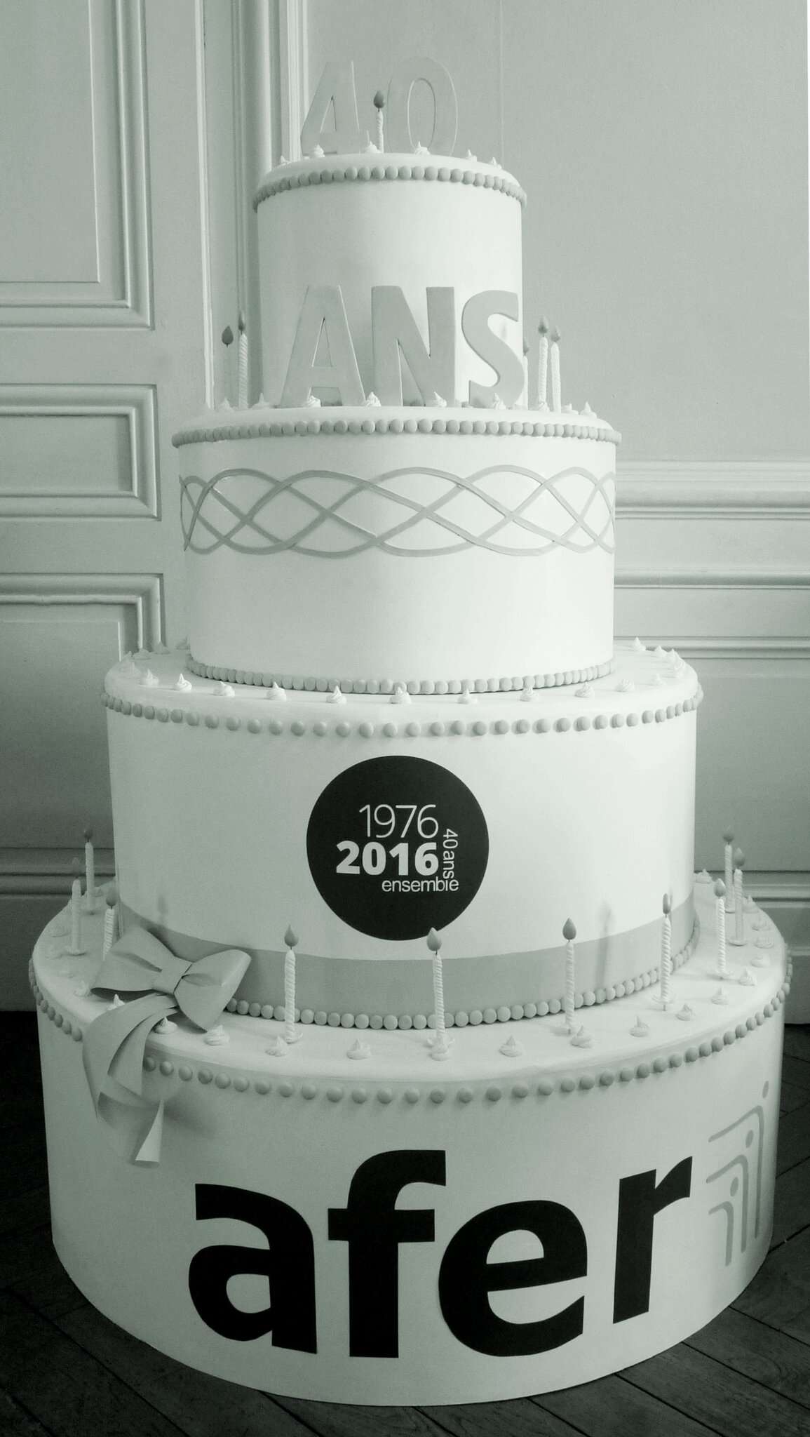 Gâteau Afer, géant, diamètre 90 cm, hauteur 120 cm
