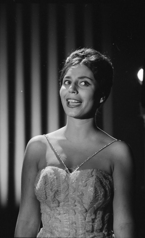 Carmela Corren