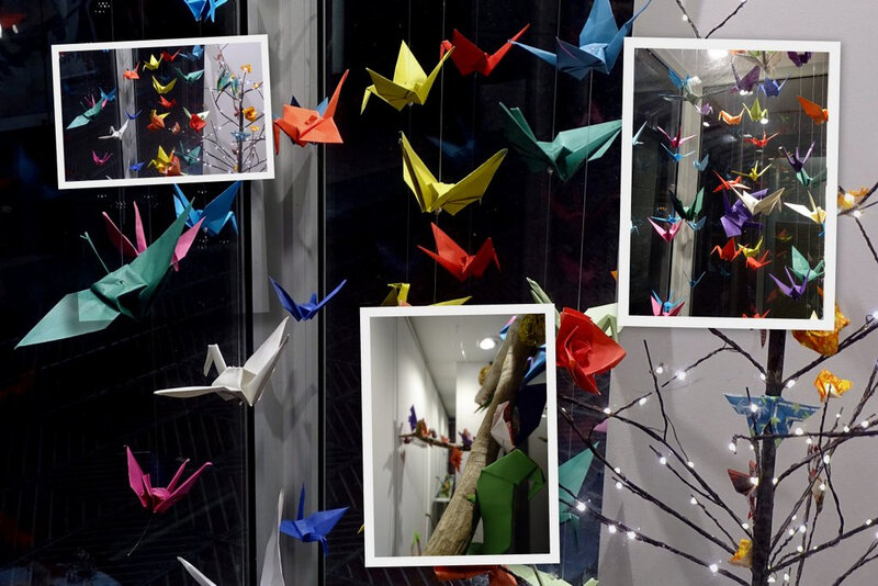 Vitrine origamis librairie dialogues fin 20182