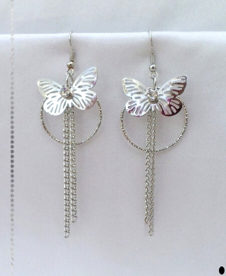 Boucles d'Oreilles Pendantes Légères Néli Papillon Métal Couleur Argenté