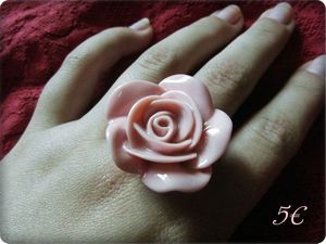 bague fleur rose pale